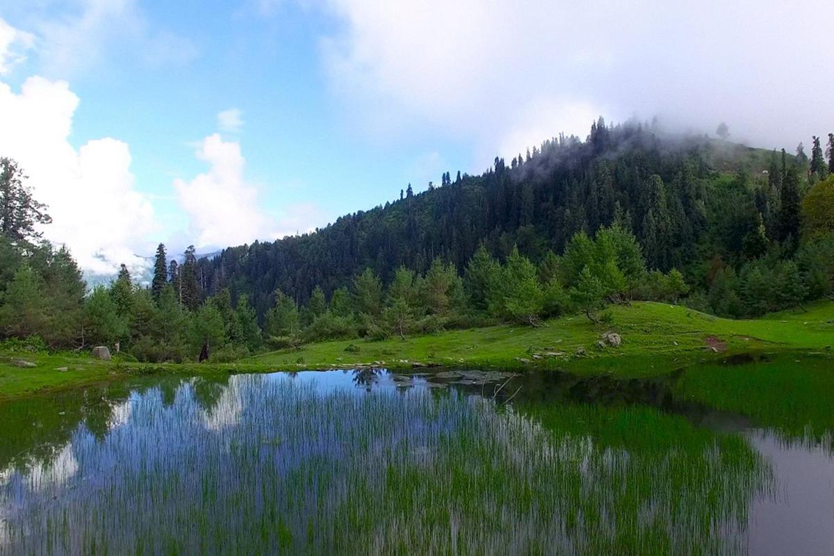 Arcadian Sprucewoods Hotel Shogran Екстериор снимка