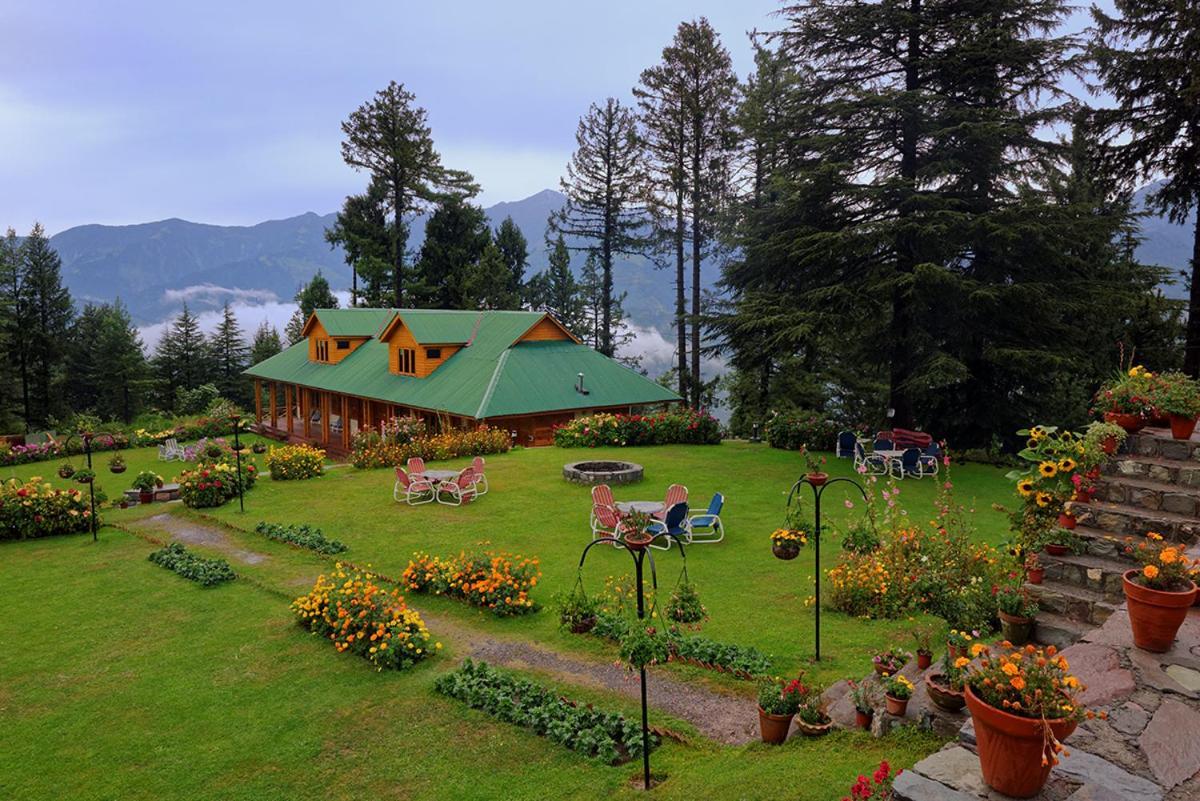 Arcadian Sprucewoods Hotel Shogran Екстериор снимка