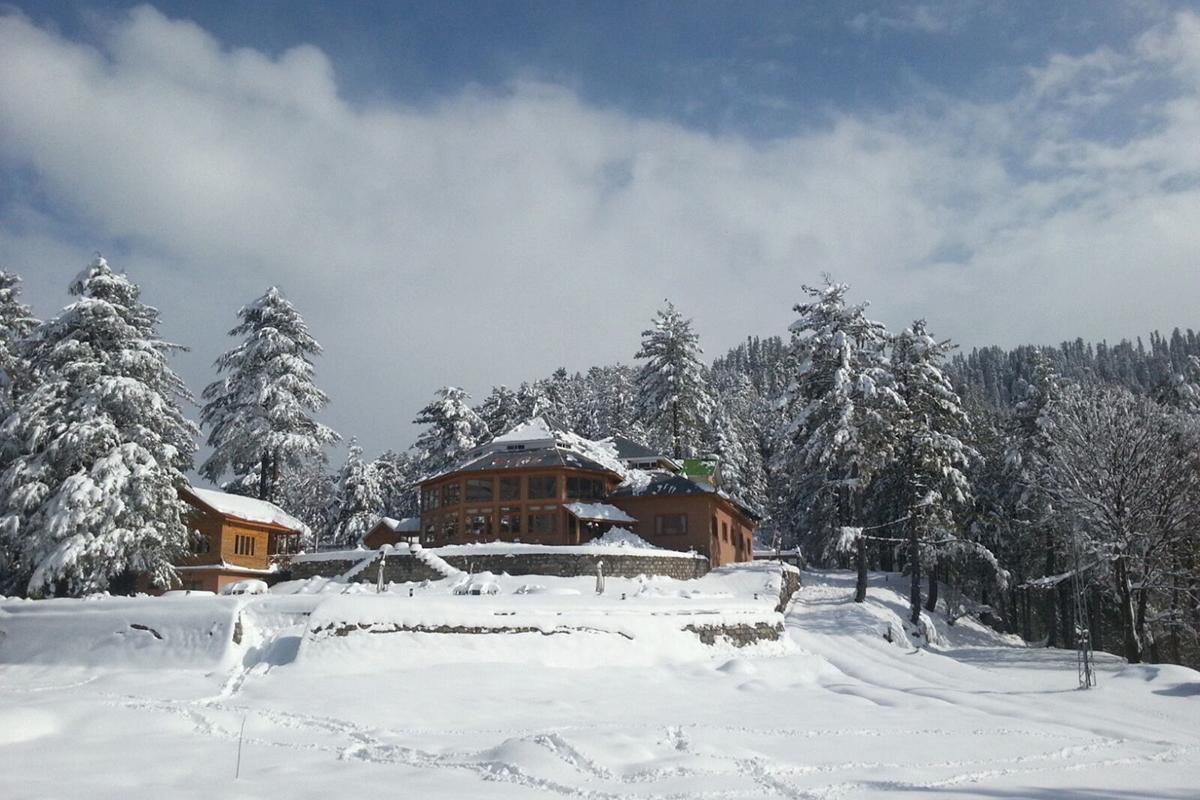 Arcadian Sprucewoods Hotel Shogran Екстериор снимка